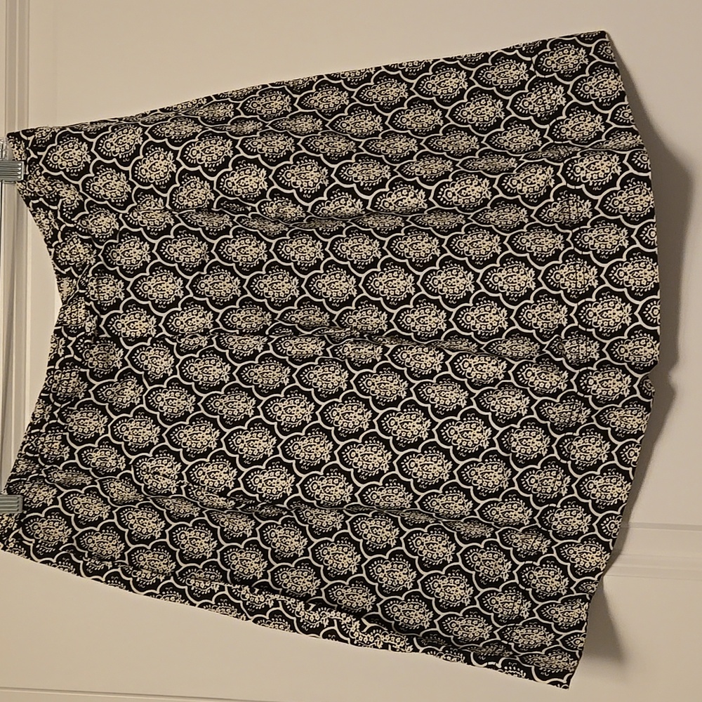 NWT LOFT Black and Cream Patterned Skirt